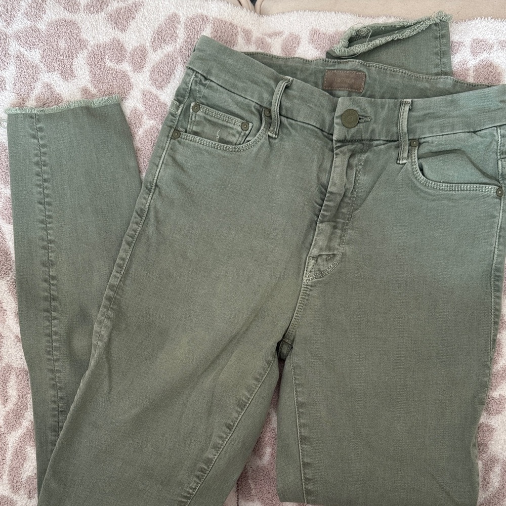 MOTHER high waisted looker ankle fray jeans